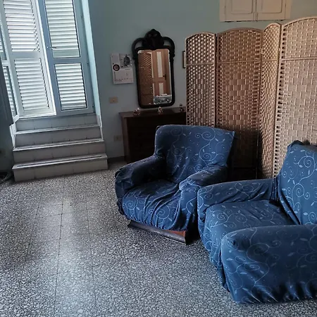 Domus Apartment *